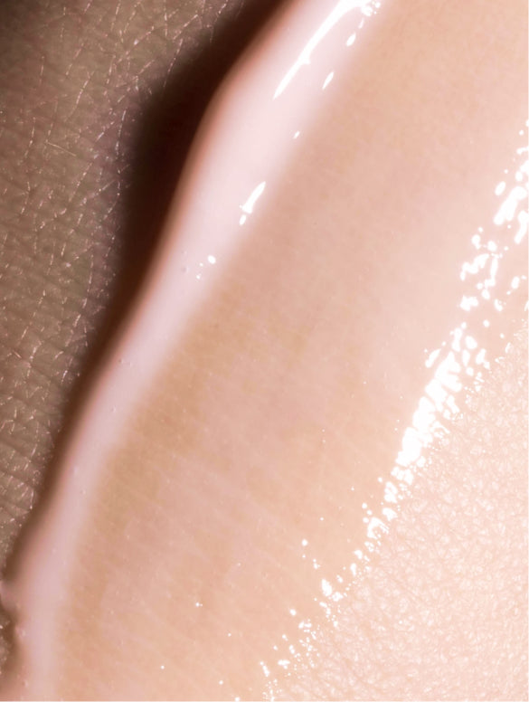 NOIRE peptide firming serum on skin